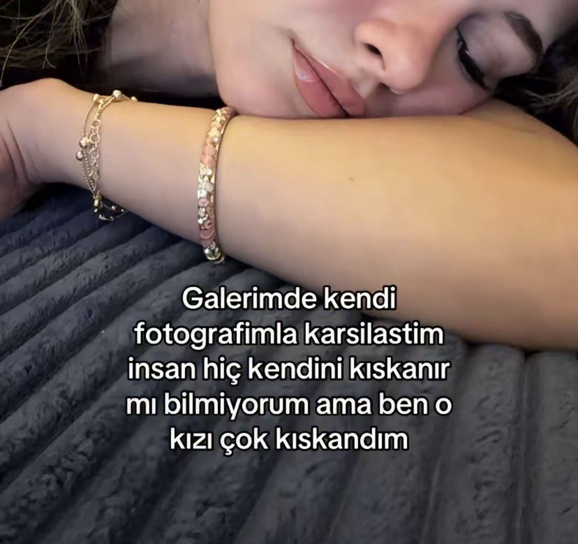 Alya (@alyareckles) on Twitter photo 