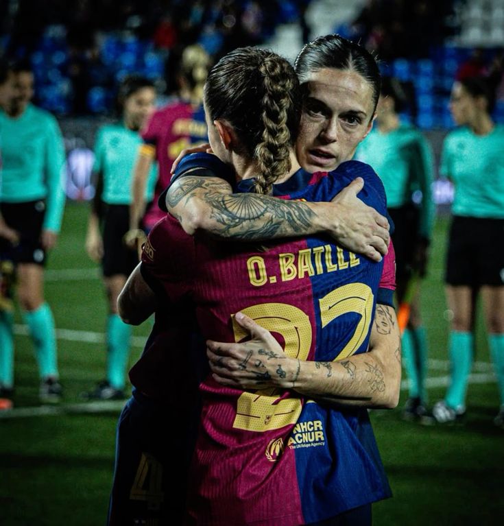 futfembarca's tweet photo. ❗Sobre Mapi León y Ona Batlle:

El club quiere la continuidad de ambas, pero la oferta que pueden hacer está lejos de las expectativas económicas de las jugadoras

➡ Ona: La continuidad es complicada. Tiene ofertas muy importantes de Inglaterra y también hay motivos personales. https://t.co/62QjNjmFdA