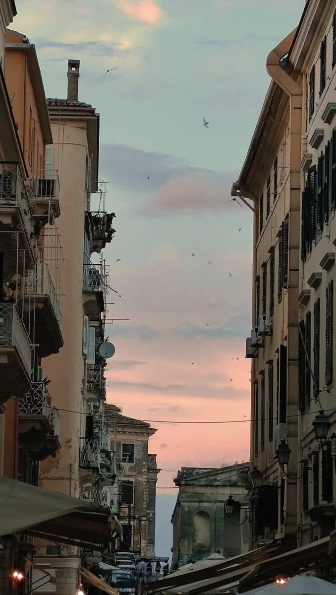 Lux_is_Back's tweet image. Λοιπόν ακούστε με. 
Αν θέλετε να γνωρίσετε την πραγματικά παραμυθένια Κέρκυρα δεν θα πάτε Πάσχα ,ούτε καλοκαίρι. Θα πάτε άσχετη εποχή.Οκτωβρη, Νοέμβρη, Μάρτη,όχι σε γιορτές. Αν θέλετε να την ευχαριστηθείτε &amp;amp; να τραβήξετε φωτογραφίες σαν αυτές που έβγαλα εγώ το Νοέμβριο 😋 #Corfu