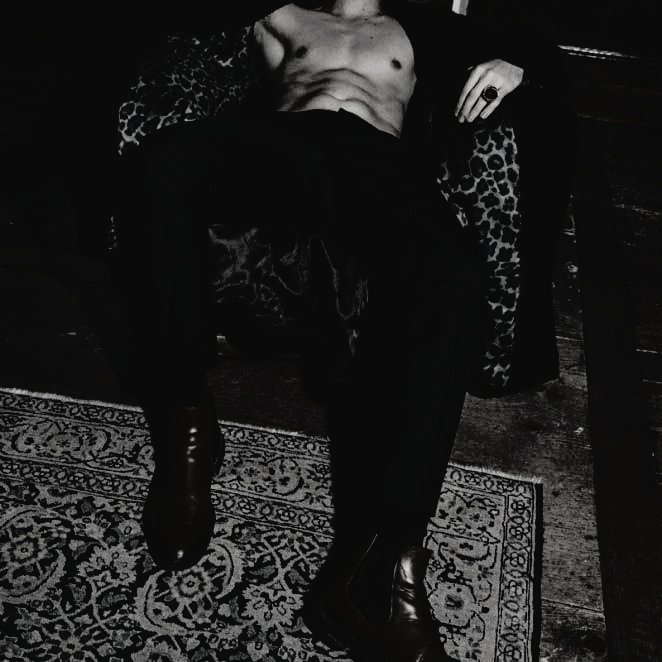 hxngmcn's tweet photo. ㅤ
ㅤ
All work and no play...so very busy. Sigh  ㅤ
ㅤ
ㅤㅤㅤㅤ https://t.co/UvtNHAqlq9