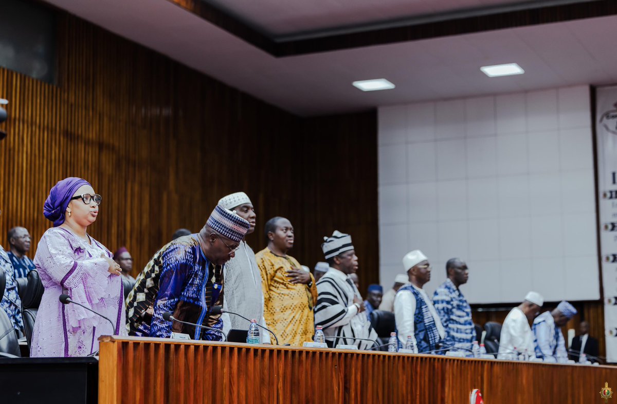 cntguinee1's tweet photo. 𝐏𝐥𝐞́𝐧𝐢𝐞̀𝐫𝐞 𝐝𝐮 𝟏𝟎 𝐟𝐞́𝐯𝐫𝐢𝐞𝐫 𝟐𝟎𝟐𝟔 : 𝐚𝐜𝐜𝐮𝐞𝐢𝐥 𝐞𝐭 𝐢𝐧𝐬𝐭𝐚𝐥𝐥𝐚𝐭𝐢𝐨𝐧
————————————————————————
CNT
————————————————————————
#DrDK #Dansa #PCNT #AGENDA #CNTGN #AllôCNT #Kibaro #PalaisDuPeuple https://t.co/2bffwETNxB