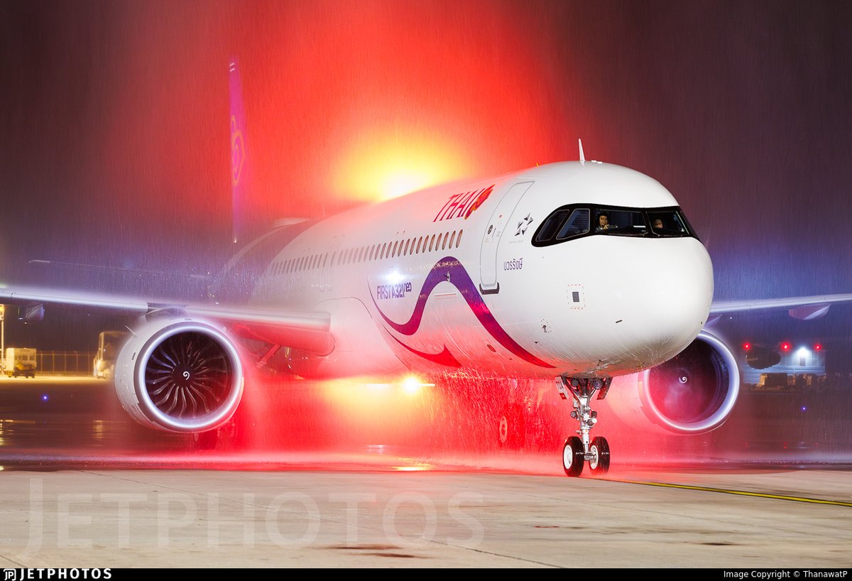 Thai Airways’ first A321neo receives a water salute in Phuket. jetphotos.com/photo/11993387 © ThanawatP