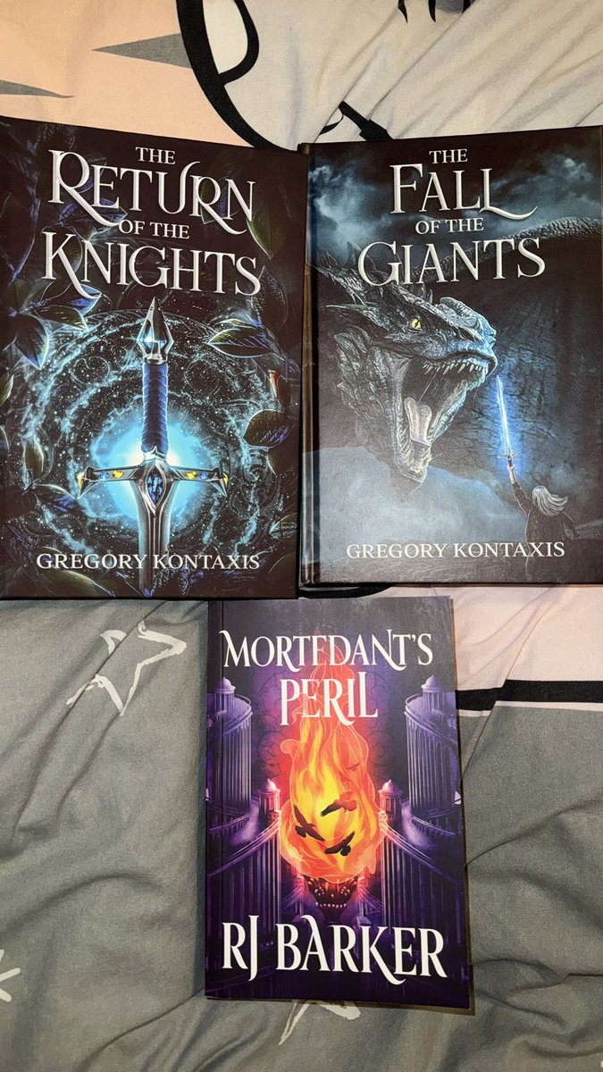 Caitlin - Booksblabbering📚 tweet media