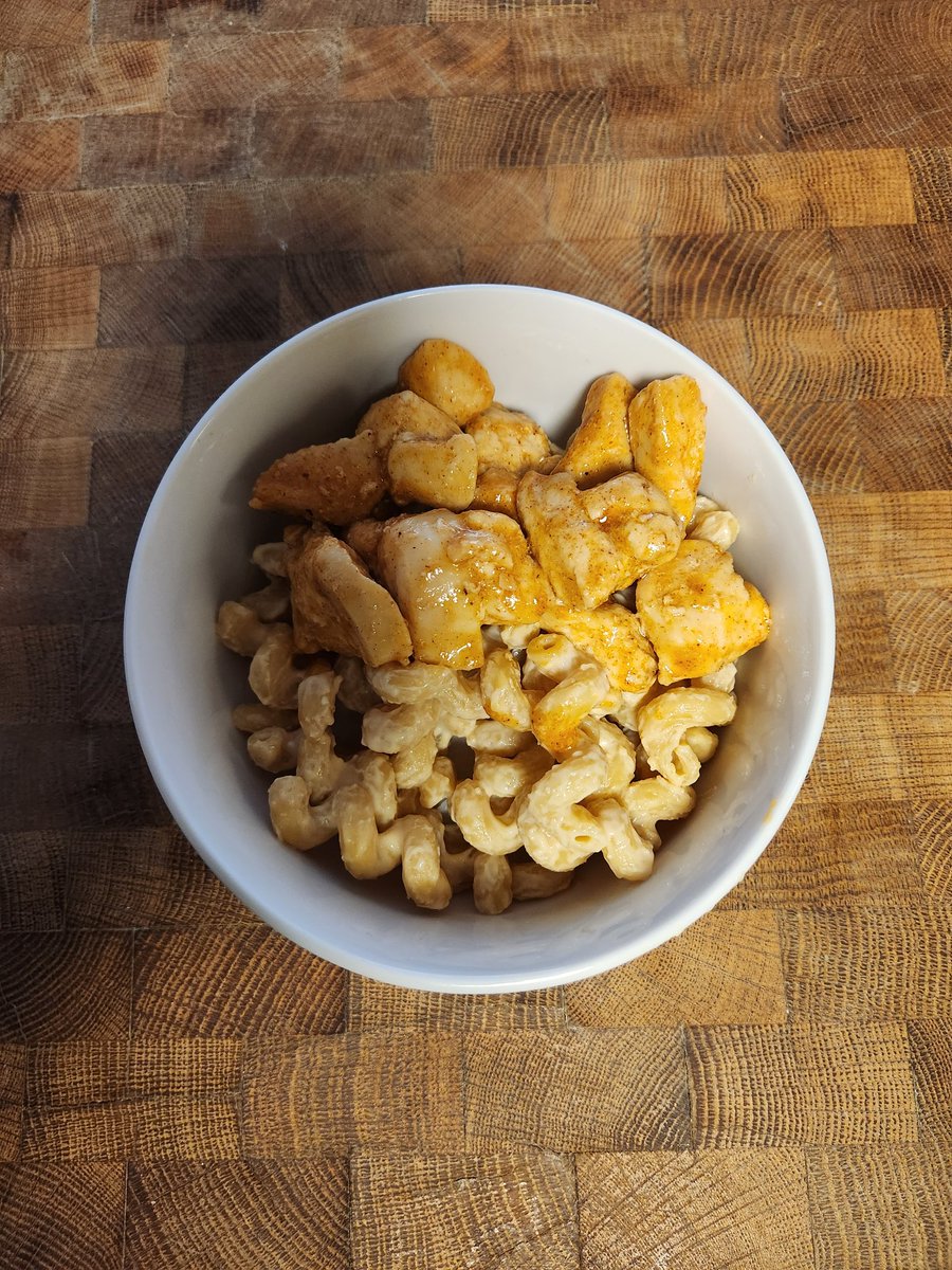 Honey Barbecue Chicken Mac and Cheese

Was a fun make and it's so, SO GOOD