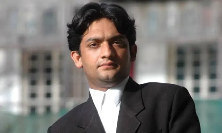 RanaAyyub's tweet image. “They ask me to tell them what Shahid means. Listen, it means the ‘beloved’ in persian and ‘witness’ in arabic”

Assassinated this day, sixteen years ago. Shahid !!