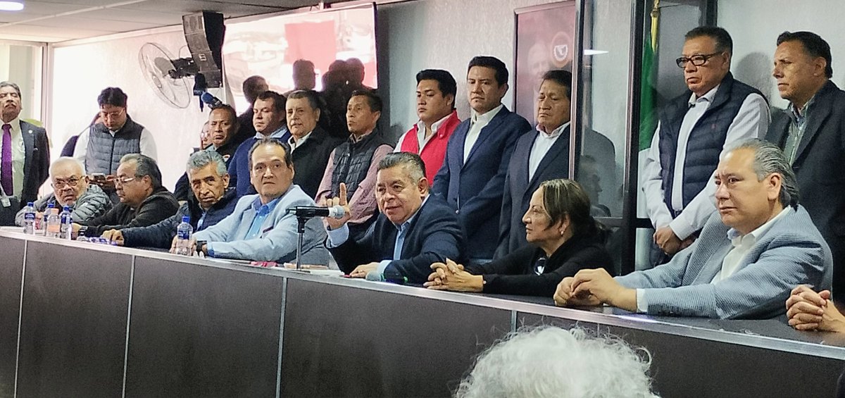 urbeconomica's tweet photo. Llaman a elección cetemista apegada a estatutos. @FerSalgadoCTM
Fernando Salgado Delgado, anunció su interés por ser secretario general de la @CTM_MX, apoyado por federaciones de más de 15 estados cómo @CTMPuebla. Pide apego a los estatutos y voto directo.
https://t.co/8EGJy2vhEu https://t.co/8niuXbwVm2