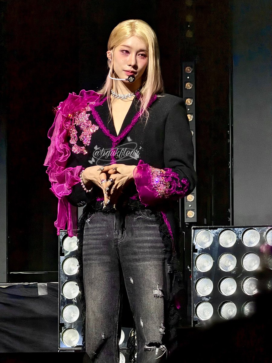 christiana ᥫ᭡ QQQ tweet media