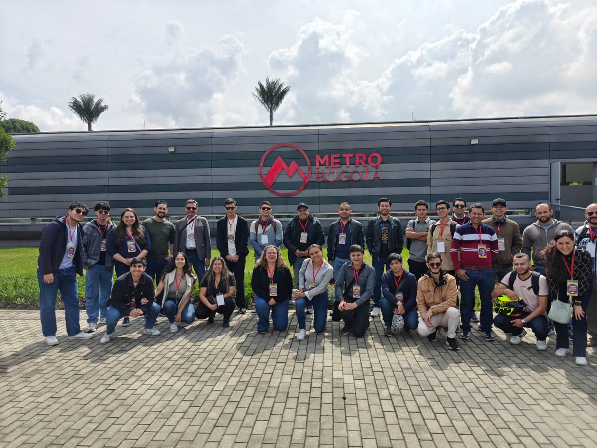 El Programa de Ingeniería Industrial de la UCEVA participó activamente en la XV Asamblea de la Red Académica de Movilidad (RAM), realizada en Bogotá los días 6 y 7 de febrero, bajo el lema “La interdisciplinariedad, el tejido que nos mueve” 🧵🚦. Durante el encuentro, se