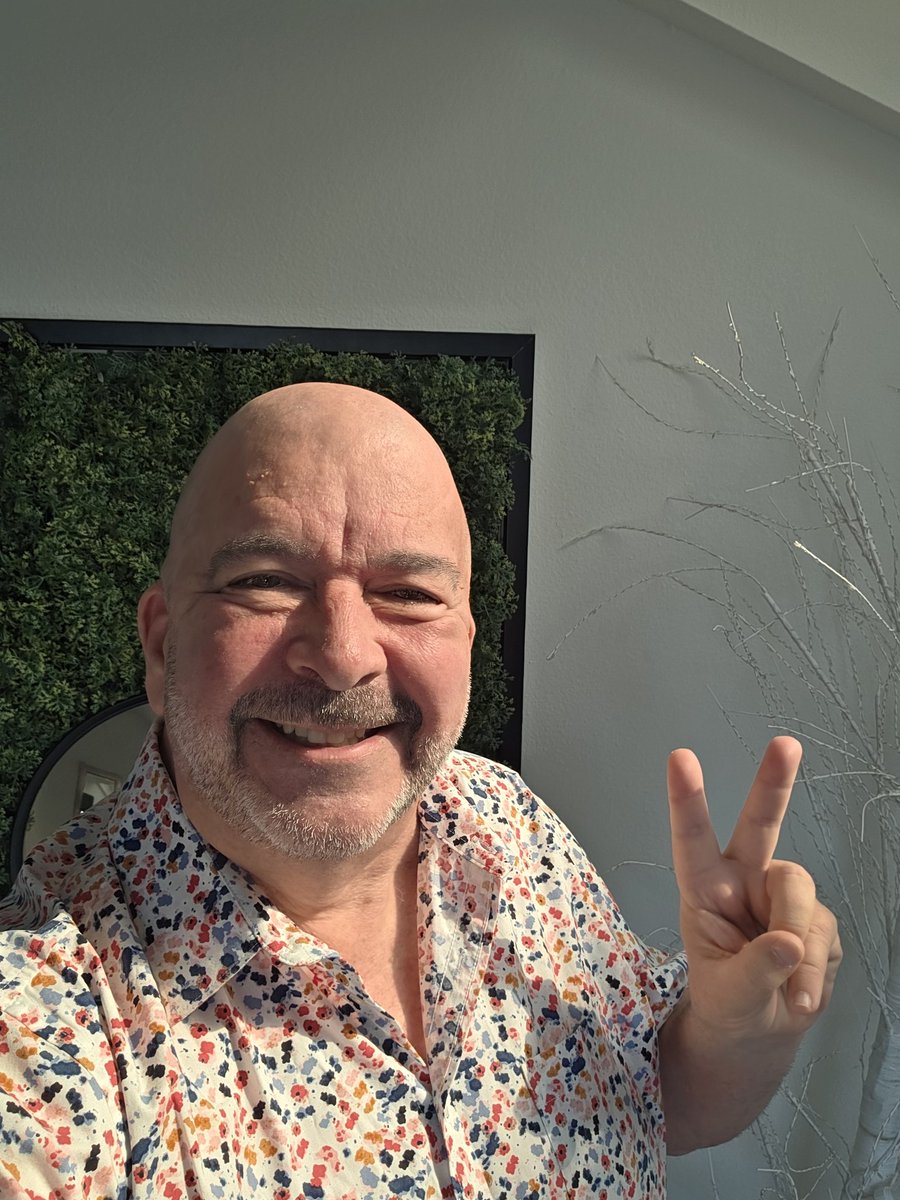 James Bartholet tweet media