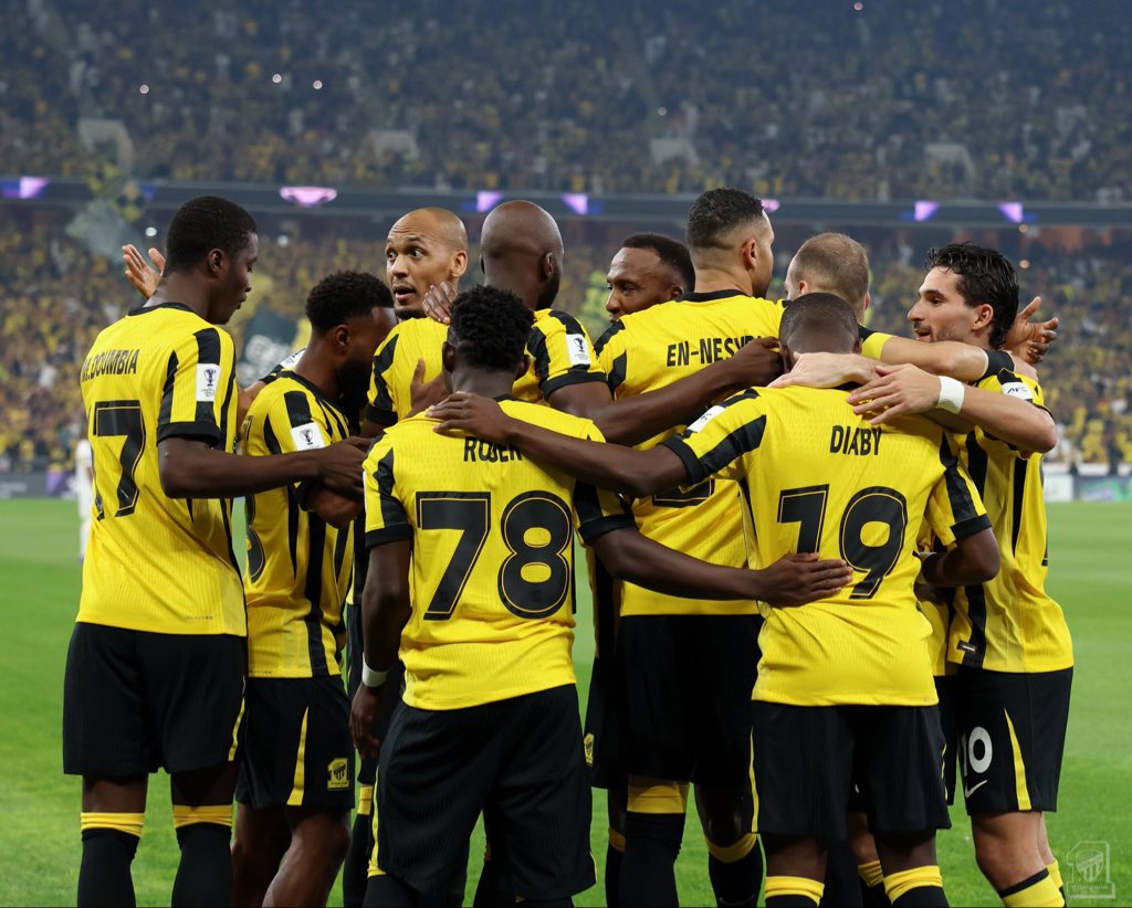 Nawaff170's tweet photo. 🚨 — في مباراة #الاتحاد الـيوم:

حسام عوار سجل هاتريك + صنع ⚽️⚽️⚽️🅰️
يوسف النصيري سجل + صنع ⚽️🅰️
مهند الشنقيطي صنع هدفين 🅰️🅰️
روجر سجل هدفين ⚽️⚽️
دانيلو سجل هدف ⚽️
دومبيا صنع هدف 🅰️
ديابي صنع هدف 🅰️
البيشي صنع هدف 🅰️

💛💛💛💛💛💛💛🤯🤯🤯🤯🤯🤯🤯🤯
🔥🔥🔥🔥🔥🔥🔥🔥🔥🔥🔥🔥🔥🔥🔥 https://t.co/xoXYjIayNH