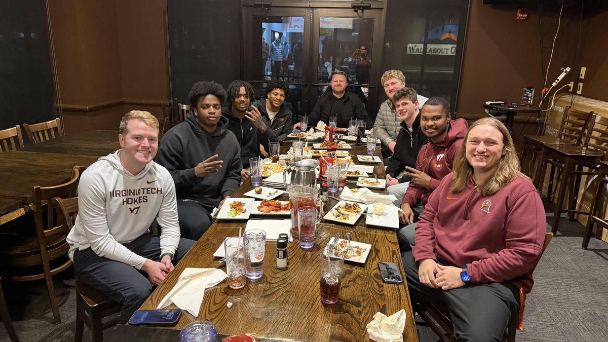 CoachDShearer's tweet image. Thanks to @bullnbones for the first class service! Awesome time with our @HokiesFB players and staff! Appreciate your support. #LGH