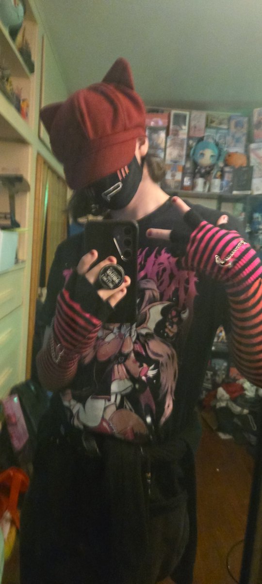 SM173R's tweet photo. Fit check? Idk it been a boring day so far lol. https://t.co/Dt5v89a42r
