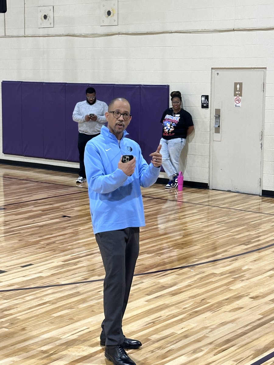 Leadership Labs in action! Our 5th &amp; 6th graders welcomed Jason Smith, co-host of 92.9 FM ESPN’s J&amp;J Show, who shared how faith, discipline &amp; purpose guide his work—and life as a New Hope parent.

#TeachingLearningDiscipleship