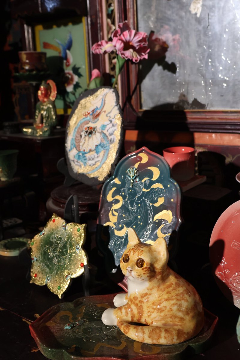 Witchwithparrot's tweet image. 来自英国的小猫咪🇬🇧
拍照的时候非常直观地感受到作者之间东非大裂谷般的创作风格

#ceramic #pottety #porcelain #陶瓷 #Cculpture