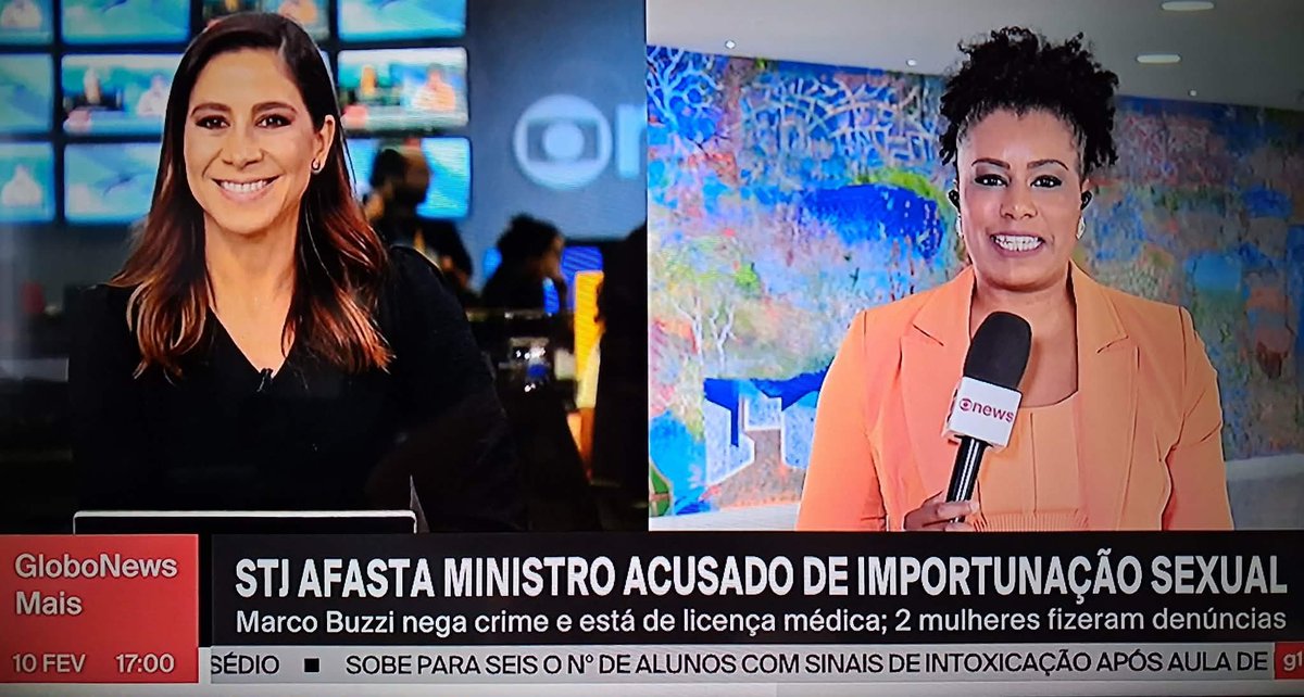 fcjuliaduailibi's tweet photo. Boa tarde, gente linda e bem informada!
No ar #GloboNewsMais com @juliaduailibi e informações quentinhas de @KarlaLucena_ 
Vem pra cá!! https://t.co/eawkhcTSLL