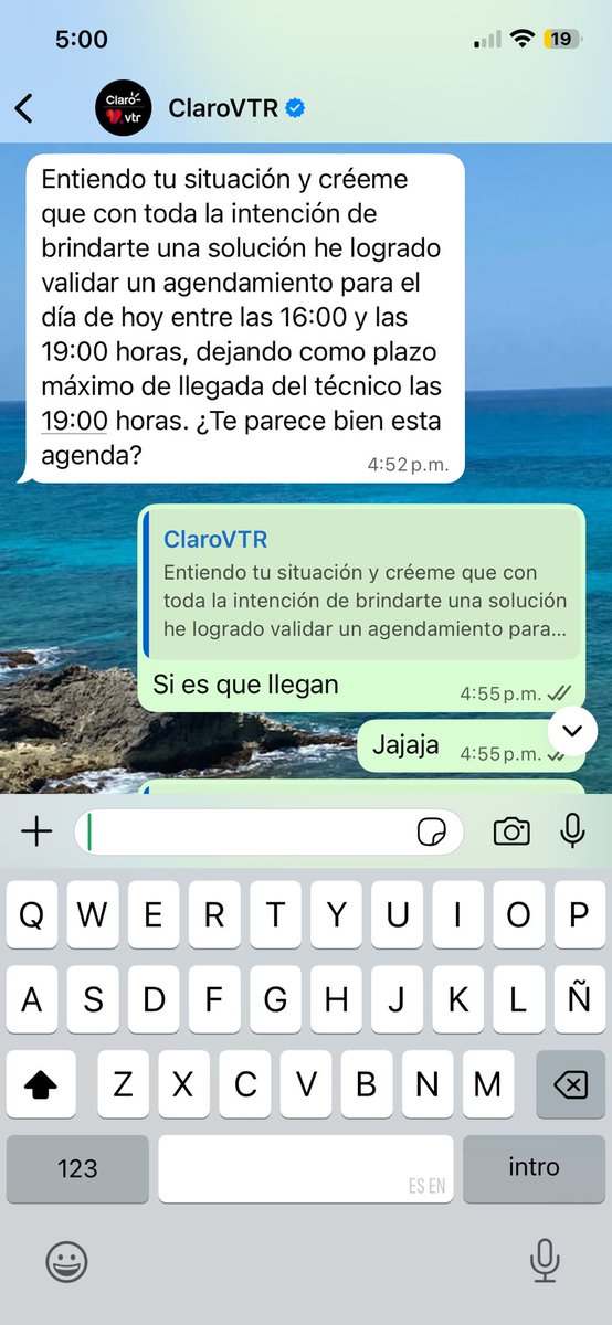 laNicolin's tweet photo. Ya igual mejor tomarse las cosas con humor. No le pidamos a un empresa que haga bien la cosas si nunca lo han hecho bien. Y sigo pagando el servicio porque todos son iguales. @VTRChile https://t.co/qauefysC98