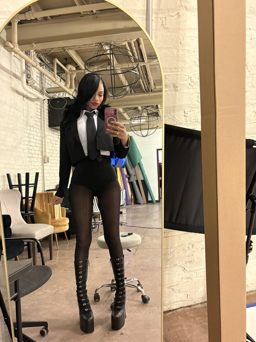 __itsjt's tweet photo. 👯‍♀️ https://t.co/29o65a4nIh