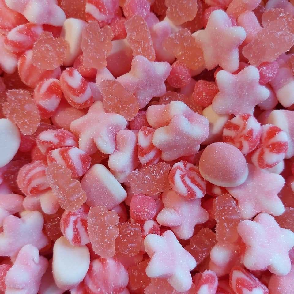 dreamofjake's tweet photo. how pinterest sees me 🎀

k-pop idol
animal
drink
candy https://t.co/UWdhDckIS3