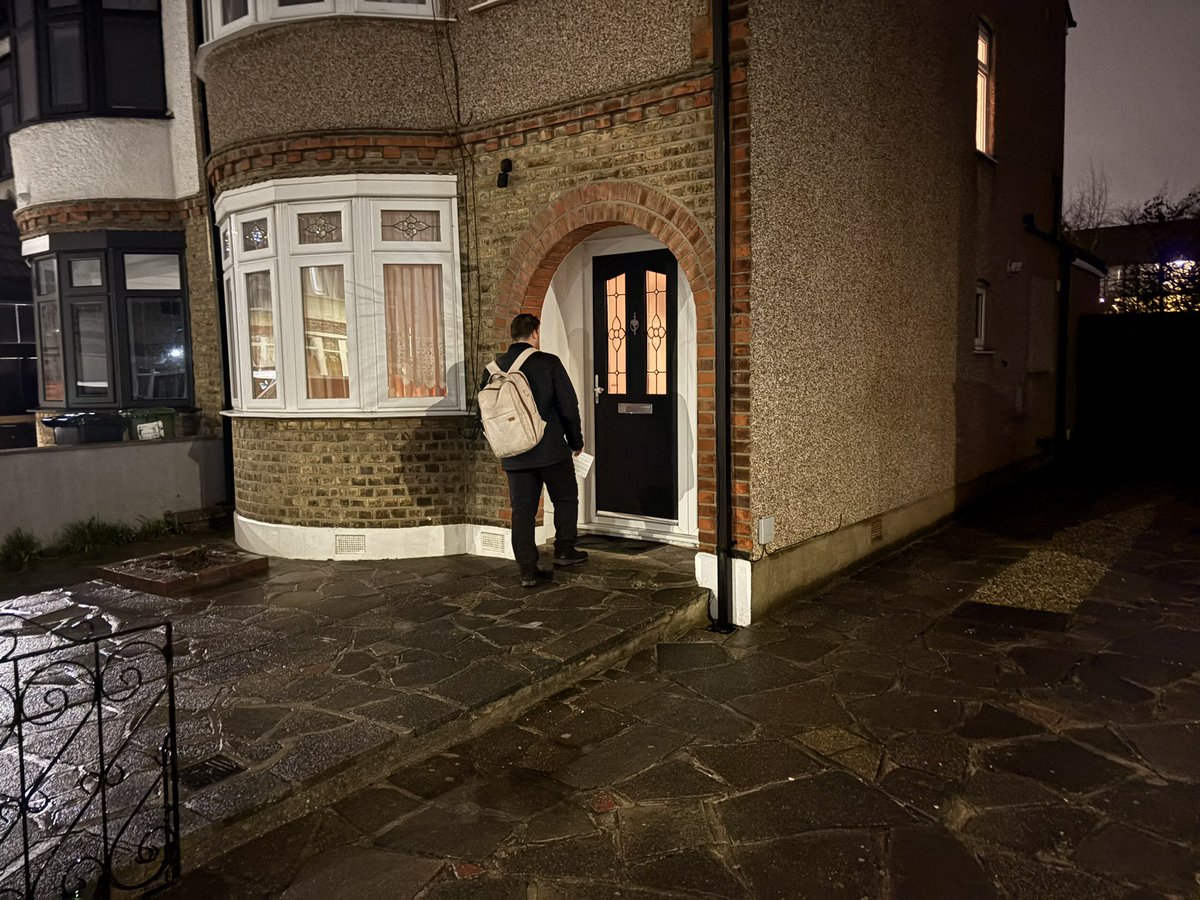 JoeMcnicholl's tweet photo. Fantastic responses on the doorstep around Rush Green this evening.

All the local residents I spoke to know the hard work the Local Conservatives and I have done to improve our local area.

I am committed to continuing this work and championing our area.

#voteconservative https://t.co/l5Rk18nG7d