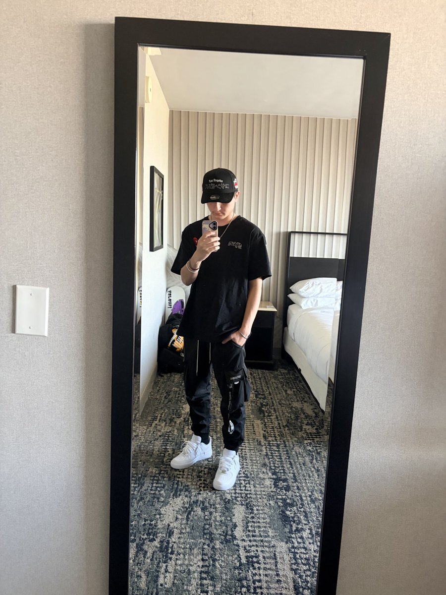 TimothyR tweet media