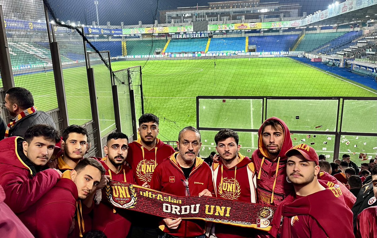 uAOrduUNI's tweet photo. İyi Geceler #Galatasaray Ailesi:)

#ultrAslanUNI #uAUNIORDU https://t.co/b2zs5iLd5q