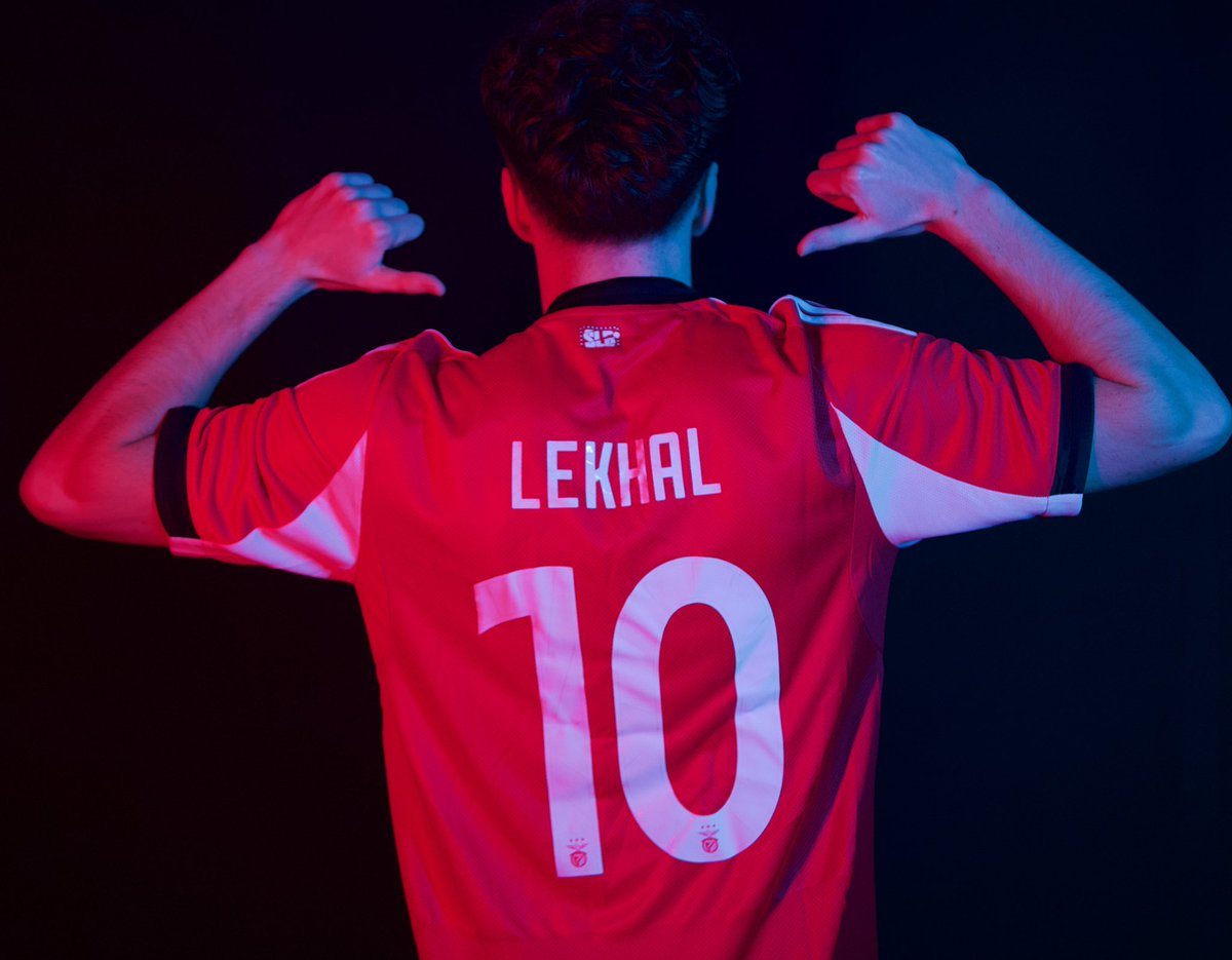 Très heureux de rejoindre <a href="/SLBenfica/">SL Benfica</a> 🦅

Un immense honneur de porter ce maillot et de représenter un club historique.
Merci pour leur confiance et l’accueil. 
 
Début du championnat demain 🙏

Vamos <a href="/MarQzou/">MarQzou</a> <a href="/Barateli_45/">Barateli 🇵🇹</a> <a href="/maneelr10/">Manel</a>