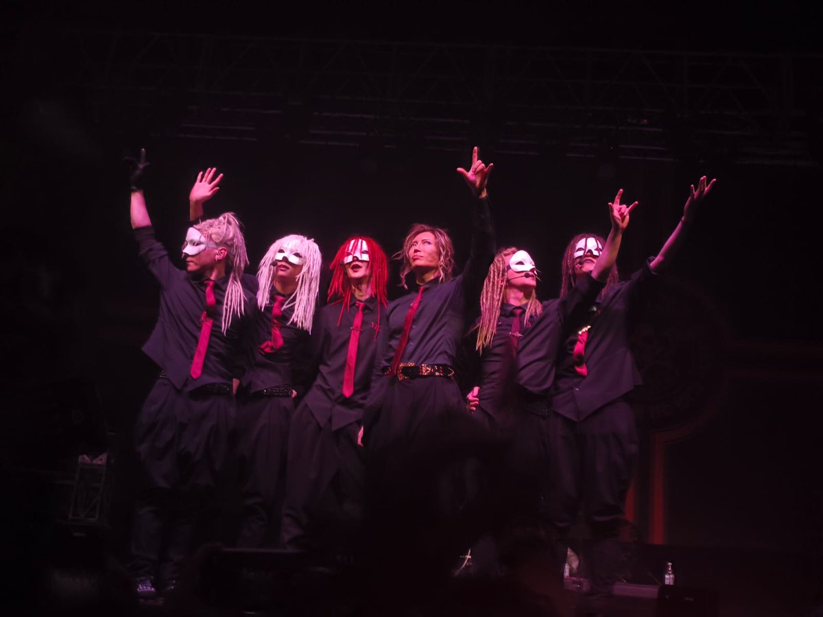 sunako_dreams's tweet image. Lo vivido ayer, fue un sueño hecho realidad, es insuperable. Marco un hito en la historia de la música en Chile como en el mundo que disfruta de la Música de @GACKT.
Thank you for everything, guys. Our hearts were forever touched by your music and energy.
Traduce