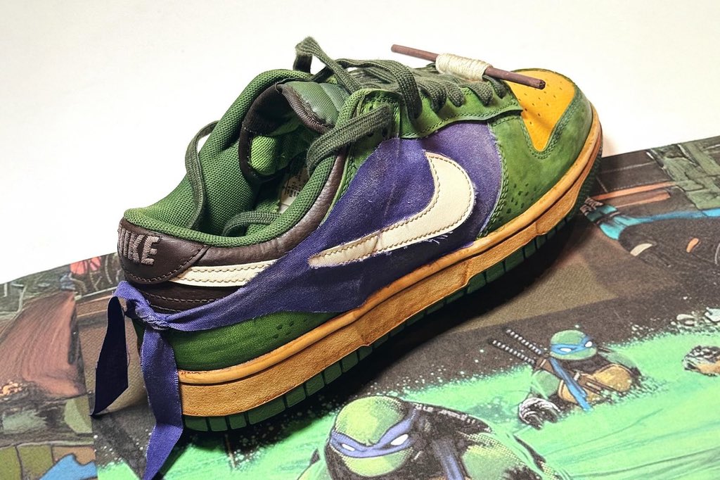 insanesneaker's tweet photo. TMNT x Nike Dunk Low “Donatello” customs 🥷🐢🍕🕳️ https://t.co/HG5uCHu20e