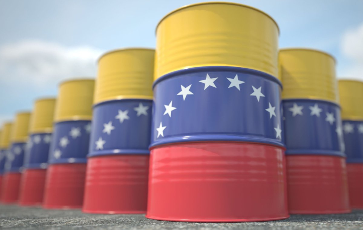 MarioNawfal's tweet photo. 🚨 BREAKING:

🇻🇪🇮🇱 Venezuela sends oil to Israel for the first time in years.

It marks the first shipment of its kind since mid-2020, when Israel took about 470,000 barrels.

Source: Bloomberg https://t.co/QmNFfdRrGJ