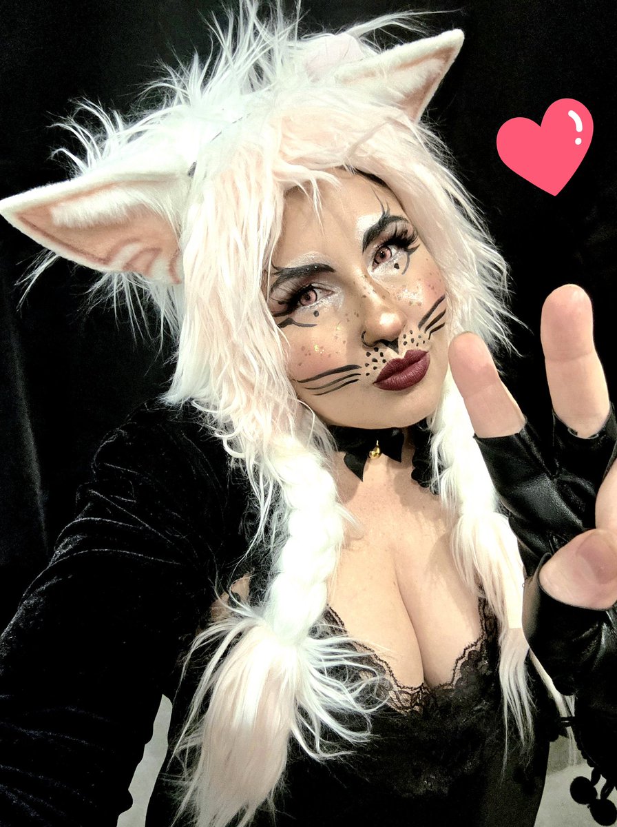 MsBritainKitten's tweet photo. So im trying out Valentine  looks for this weekend, im liking this one, what do you think? I've opened my heart to the colour pink 💓 

#valentines #cat #gothic #makeup #heart https://t.co/kwKZfLgAkm