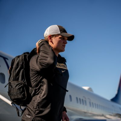 Pete Nakos tweet media