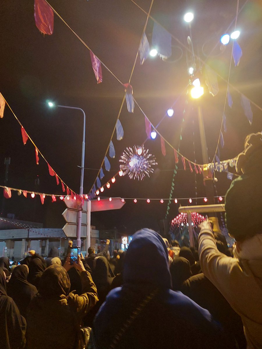 FSrkhwsh's tweet photo. امشب آسمان با بانگ تکبیر مردم روشن شد…
فردا به فرمان ولایت می‌آییم تا با قدم‌هایمان نشان دهیم این ملت همیشه پای آرمان‌هایش ایستاده و دشمن را مأیوس می‌کند.
#روز_یأس_دشمن 
#روز_اتحاد https://t.co/8hoqApm66X