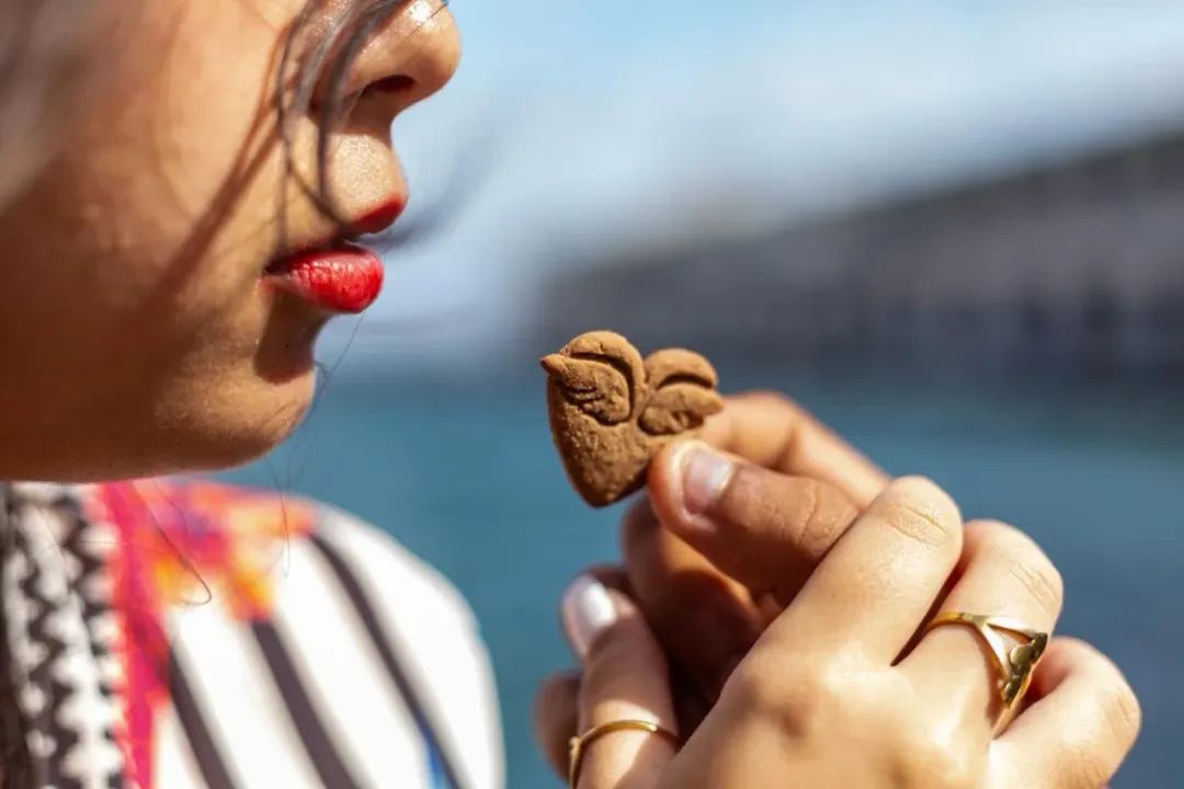 Buscando el detalle ideal para este 14 de febrero ?🎁🤔A veces las palabras sobran cuando un # Amorito  habla por ti 😉.Combinación perfecta entre sabor y ese sentimiento que nos une ❤️.
Un #Amorito vale ... más que mil palabras 
#Amoritos 
#FebreroConAmoritos
#SaboreaLoDulce