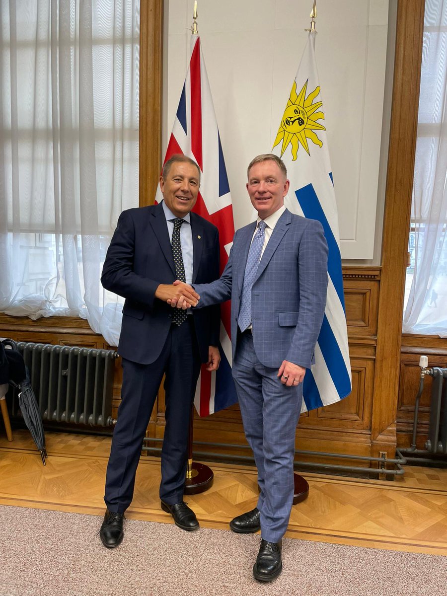 Dos reuniones en las que conversaron sobre oportunidades de mayor crecimiento económico  🇬🇧🇺🇾:

El ministro <a href="/OddoneGabriel/">Gabriel Oddone</a> fue recibido en la cancillería por el ministro para América Latina, <a href="/CPJElmore/">Chris Elmore MP</a>, y por el ministro <a href="/RhonddaBryant/">Chris Bryant</a> en el Departamento de Negocios y Comercio.