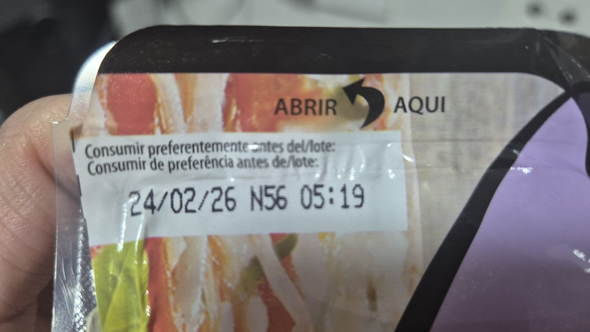 felicity8613's tweet photo. Lo de las bases de pizza... lo podeis mirar? Porque llevamos meses que vienen asi siempre, son la mitad de lo que deben de ser o vienen arrugadas. Gracias! @Mercadona https://t.co/JhsAWIENIz
