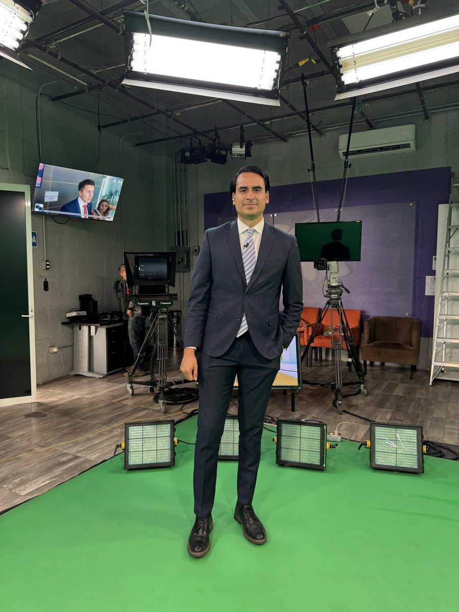 🗞️ Tenemos todas las noticias de #Morelos en vivo desde #Cuernavaca 

Hechos Meridiano 
2:30 p.m. x Azteca Uno

ADN Noticias Morelos 
8:00 p.m. x 1.2 TV abierta

<a href="/AztecaMorelos/">TV Azteca Morelos</a>