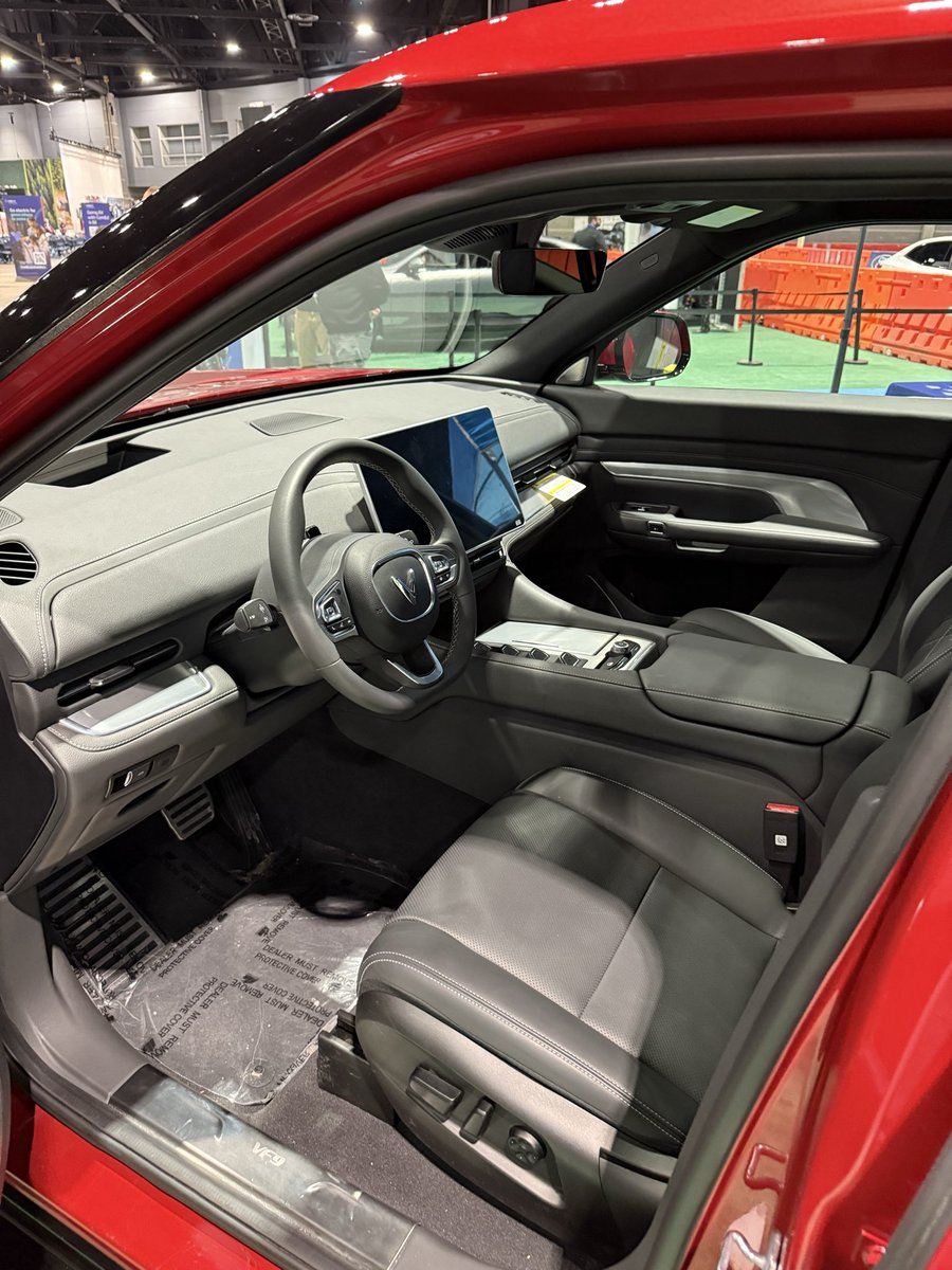 Chicago Auto Show tweet media