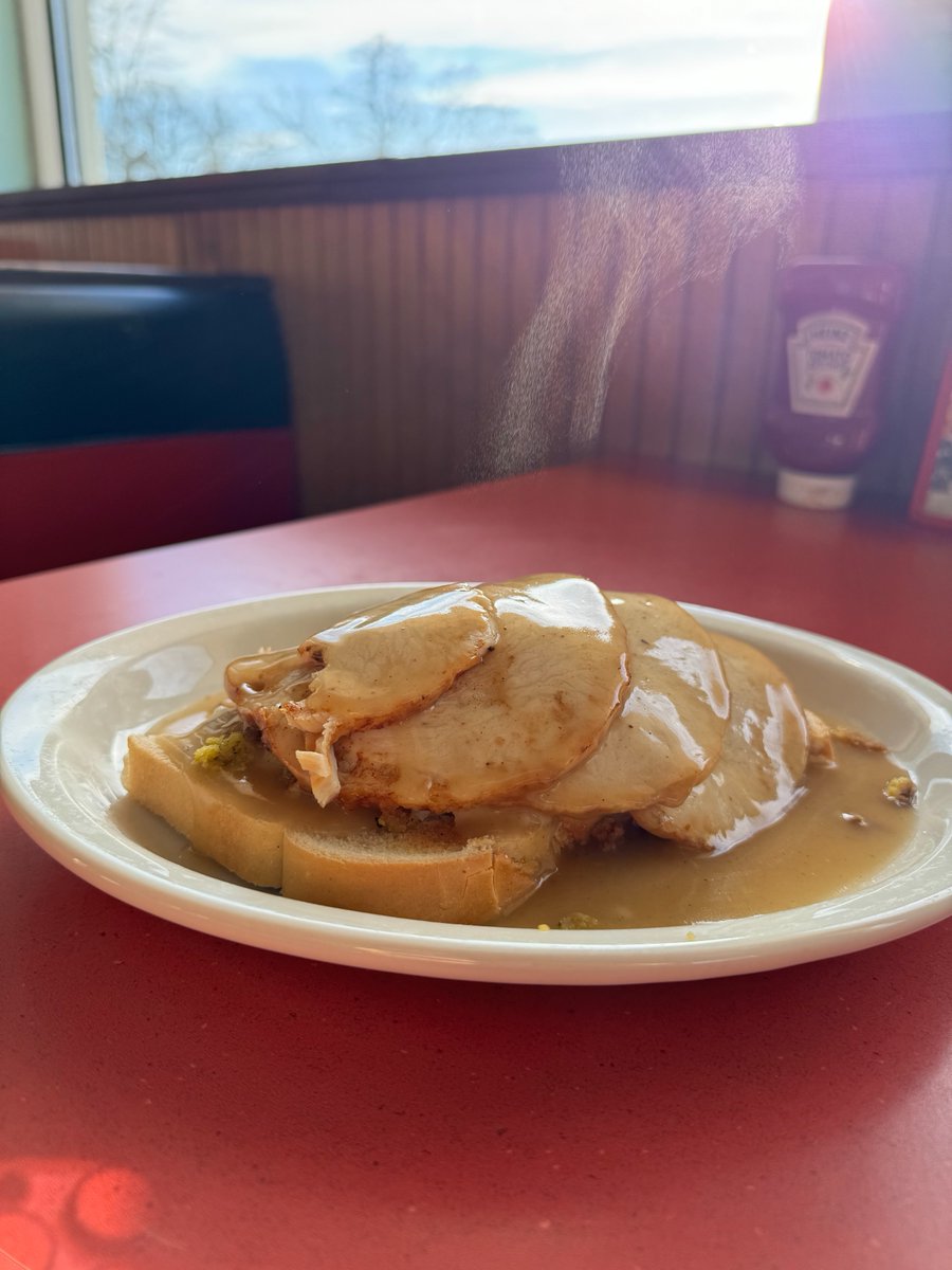 Friendly's tweet media