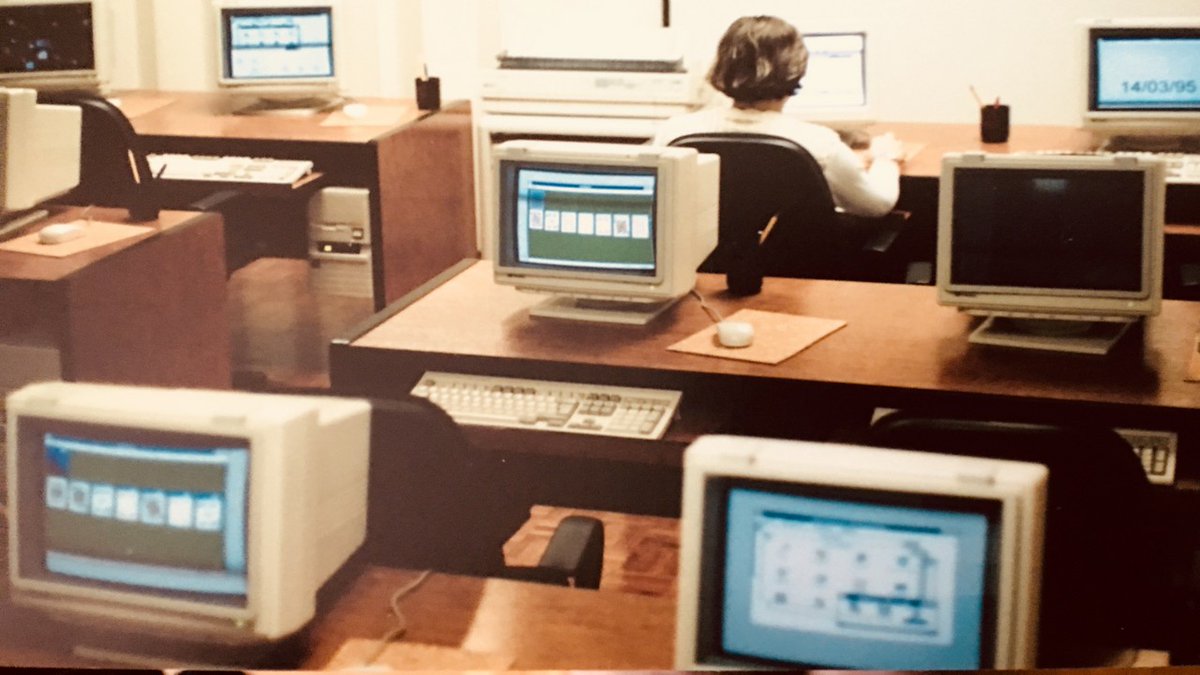 manllaca's tweet image. 1995: El punto de inflexión de la ofimática y la informática personal  [podcast]

#ofimatica #los90 #informatica #formacion #retro

Aquí tienes el podcast: 
👉 pd2.eu/aah