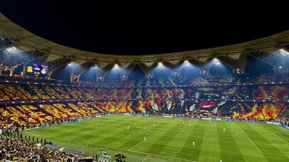 Xablsta's tweet image. عام ٢٠١٣ صار احلال بالفريق وخرج اساطير النادي وتصعد لاعبين الاكاديميه لاكمال الموسم بدعم هالجماهير حققنا كاس الملك

عام ٢٠١٧ بعد ما النادي تصدر الدور الاول كامل وصل قرار خصم النقاط وهالجماهير وقفت مع النادي وحققنا كاس ولي العهد

عام ٢٠١٨ وصل قرار ايقاف فترتين وبداء دعم المستشار…