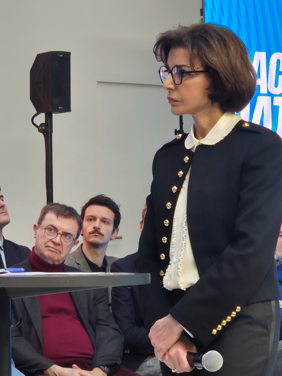 Le 18ème arrondissement mobilisé autour de <a href="/ThierryGuerrier/">Thierry Guerrier</a> pour #changerParis avec <a href="/datirachida/">Rachida Dati ن</a> 💪🚀🚀
Une équipe forte véritablement au service des parisiens!
#détermination <a href="/AvecRachida/">Avec Rachida Dati</a>