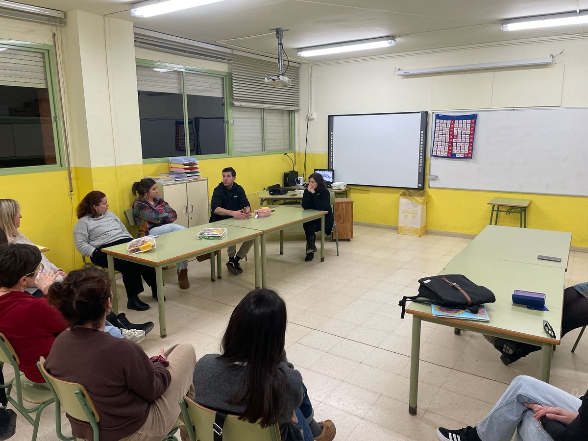 se_selva2's tweet photo. Nova sessió de l’activitat Compartim a l’Escola Napoleó Soliva de Blanes. Hem conegut la seva metodologia i materials de matemàtiques de I3 a 6è. Gràcies als centres assistents per l’intercanvi d’experiències. #compartim #matemàtiques #tardesdeformació #selva2 https://t.co/Ppn9hrTvM6