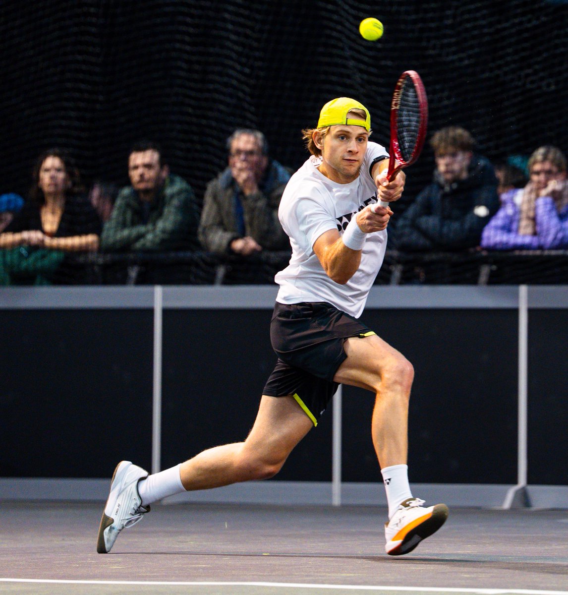 Zizou Bergs is so close to home, he drove his car to the #abnamroopen 🅿️✅

Can the in-form Belgian extend his stay? He faces Lucky Loser Hamad Medjedovic in the final match of day 2. 🇧🇪