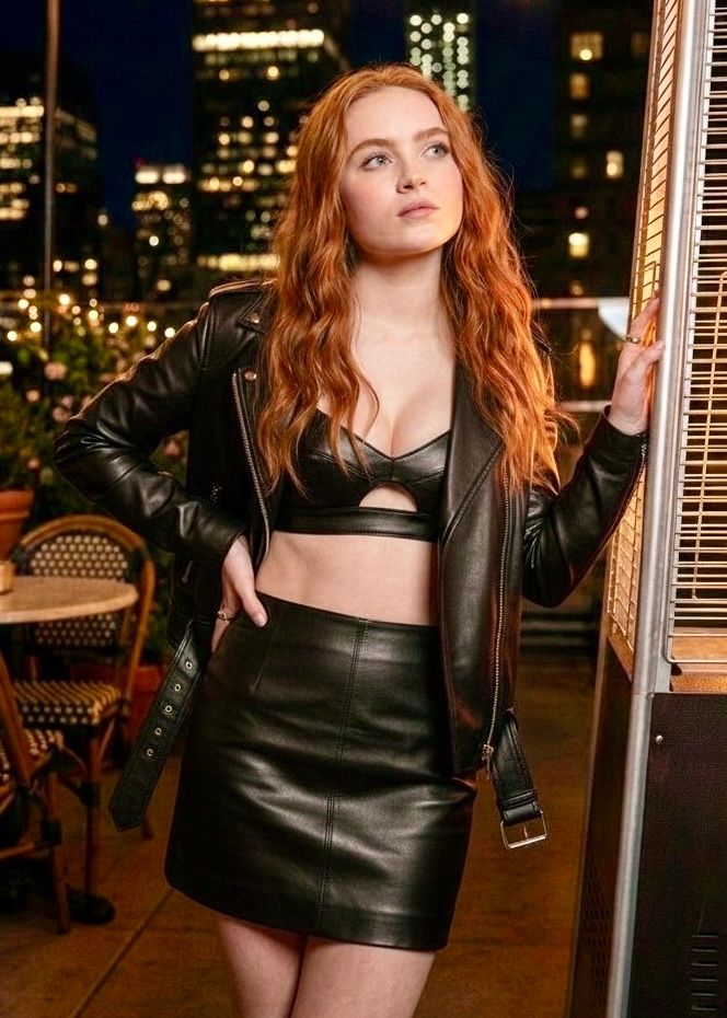 EssenceMotion1's tweet photo. Sadie Sink 🖤📸 https://t.co/DitP4twnJb
