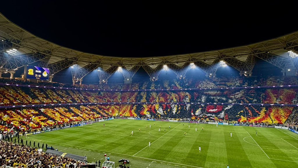 V6pXw's tweet photo. بالمناسبه لكل الاعلام والجمهور والشارع الرياضي اليوم جمهور الاتحاد جا يسطى فقط ويثبت عظمته للكل ويرجع بعدها 
حاولوا تضعيفه داخل الملعب 
عدم جلب صفقات وتعويض لهم 
خسائر متتاليه وتعثرات والنتيجه هي دعم اقوى 

هُنا اثبات عظمه 💛💛 https://t.co/tghY6jPmXz