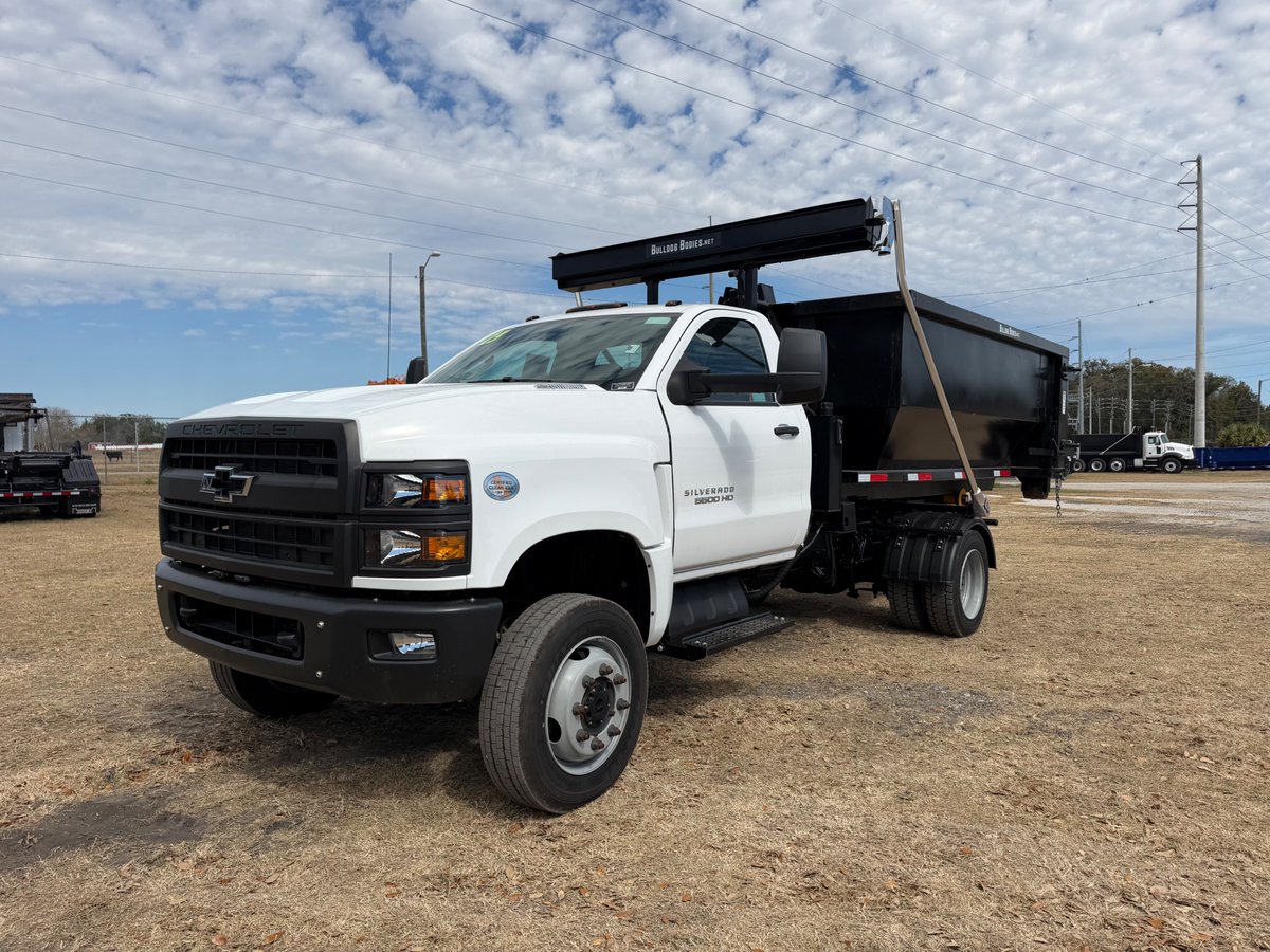 impextrucks's tweet photo. 🔗NEW LISTING🔗 
2023 Chevrolet Silverado 5500 Hooklift Truck
$114,500

🌐 Click here to see more info: https://t.co/OF6dkZZoGM

#trucksforsale #dumptrucksforsale #floridatrucks #impex #trucks #mack #peterbilt #kenworth #international #caterpillar #dumptrucks #heavydutytrucks https://t.co/LczLZ5Das2