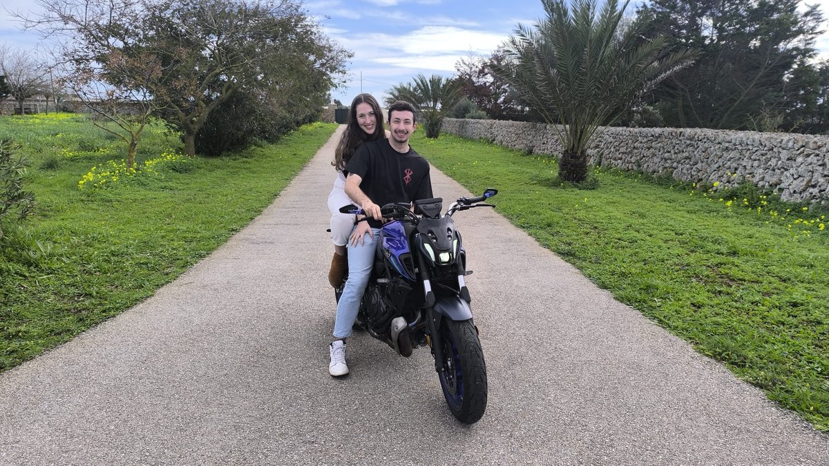 Davitron4 tweet media