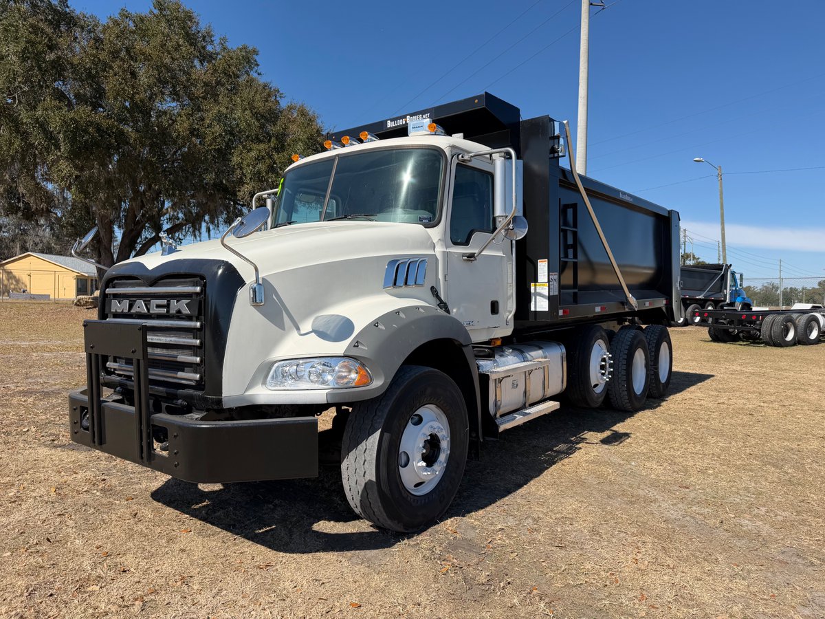 impextrucks's tweet photo. 🔗NEW LISTING🔗 
2015 Mack GU813
Tri-Axle Dump Truck
$114,500

🌐 Click here to see more info: https://t.co/YGSfzk854F

#trucksforsale #dumptrucksforsale #floridatrucks #impex #mack #peterbilt #kenworth #international #caterpillar #dumptrucks #heavydutytrucks https://t.co/hXuJDN0s6G