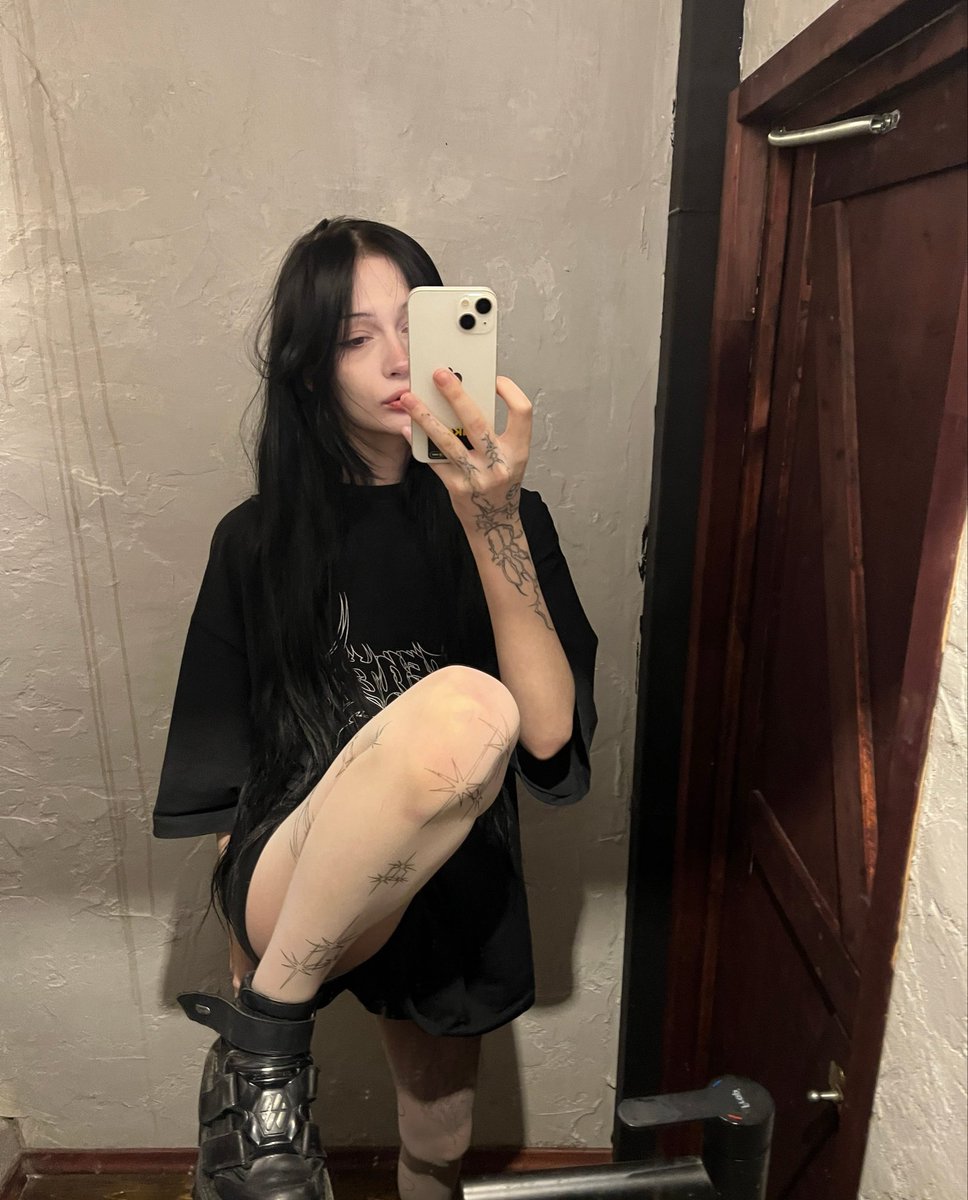 nadia pomidorek tweet media