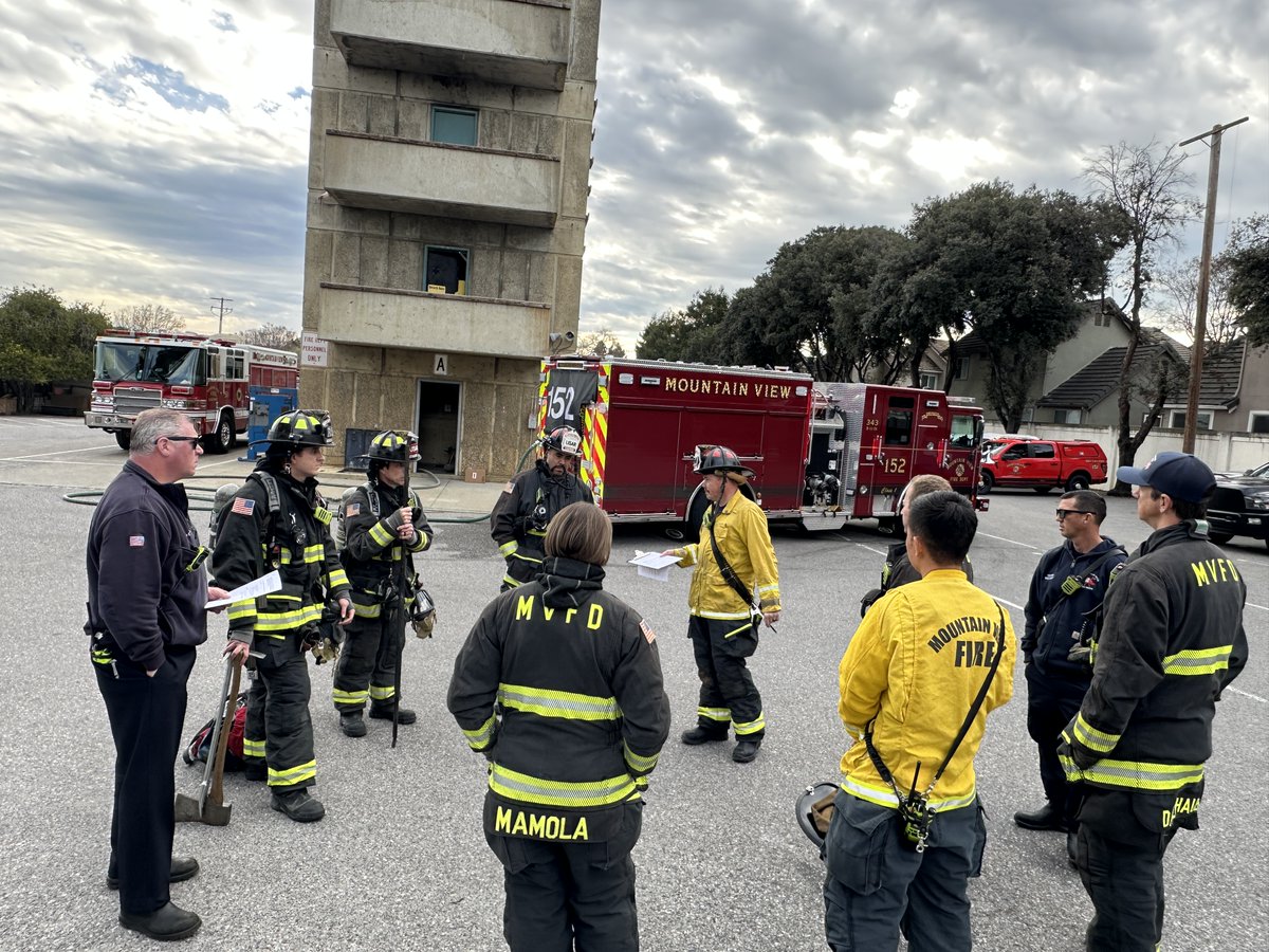 Mountain View Fire tweet media